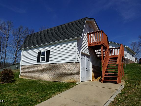 4th image of 128 Meadow Springs Ln