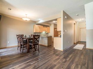 9501 Brentwood Dr #125, La Vista, NE 68128