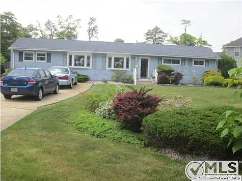 101 Elmwood Dr photo 1