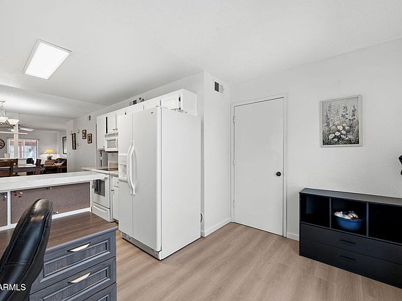 4th image of 455 S DELAWARE Drive #129