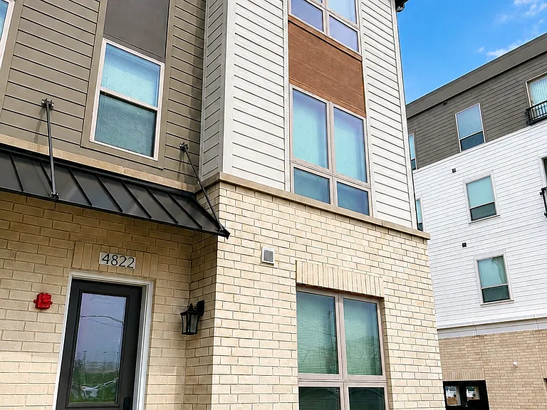 One Fifty Seven Oak Forest — Photo 6
