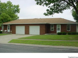 4 Westfair Dr, Jacksonville, IL 62650