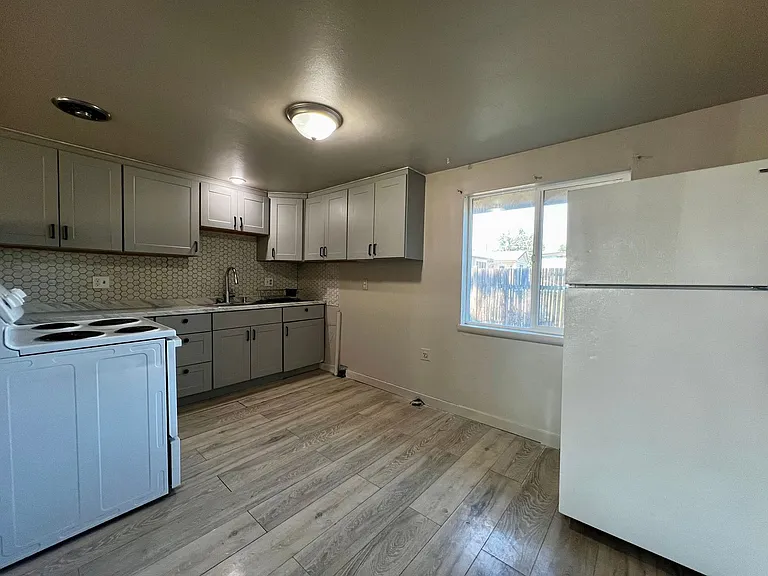 2102 S 2nd Ave — Photo 6