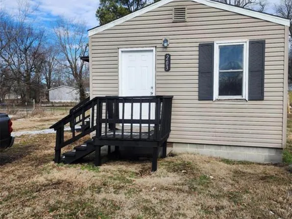 203 Adams St, Sikeston, MO 63801