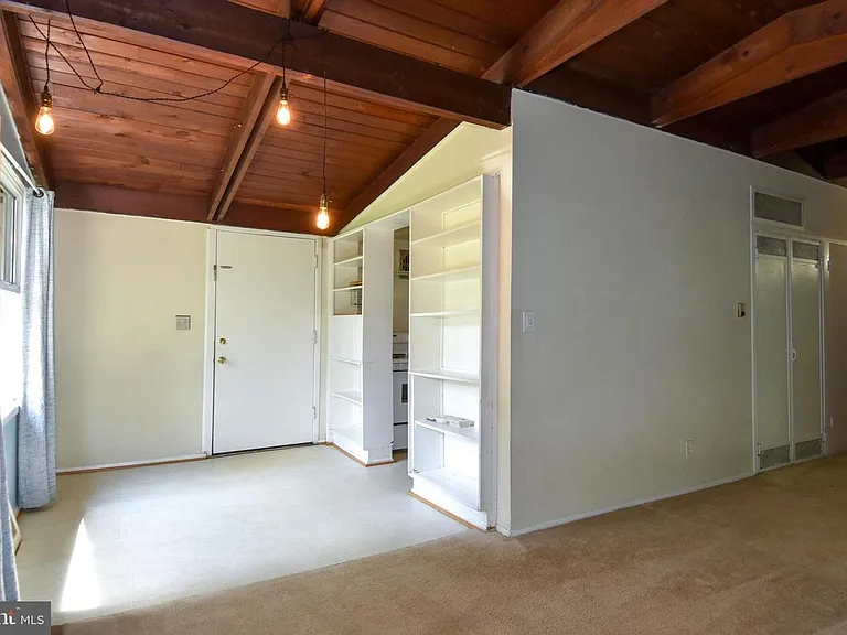 3415 Gallows Rd — Photo 11