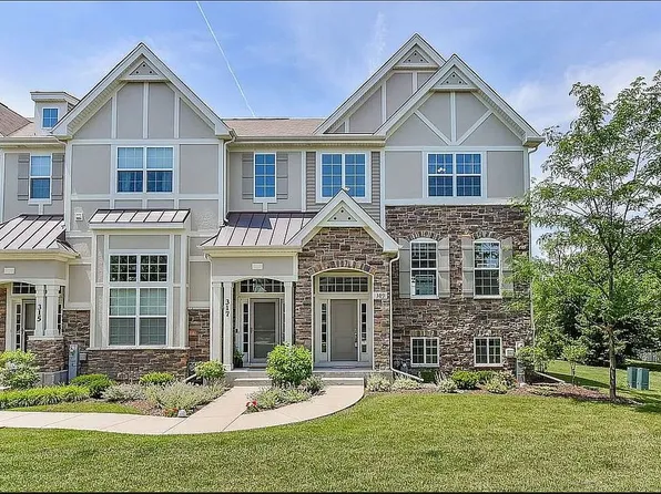 319 Bennett Dr, Carol Stream, IL 60188
