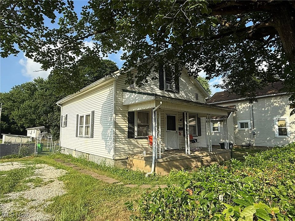 2nd image of 921 Trenton Ave