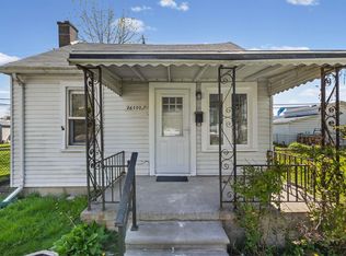 26500 Greenleaf St, Roseville, MI 48066