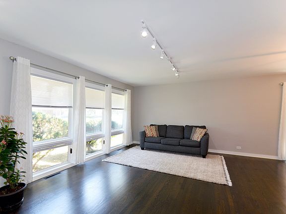 5th image of 7542 Lowell Ave