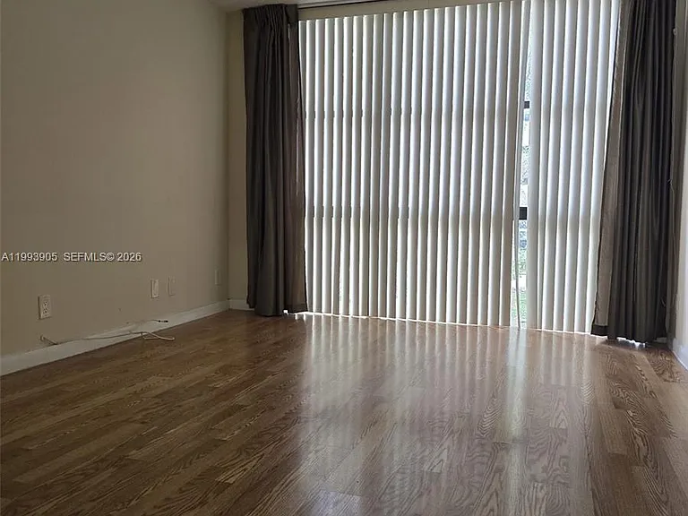17021 N Bay Rd #225 — Photo 10