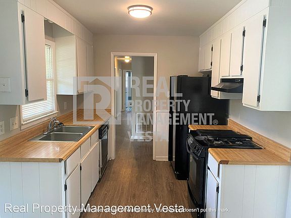2nd image of 104 Auburn Dr