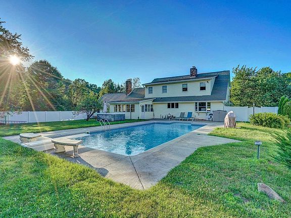 5th image of 3 Briarwood Ln