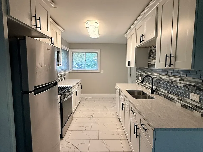 17002 Greenbay Ave — Photo 2