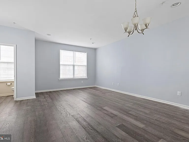 624 McComb Pl — Photo 5
