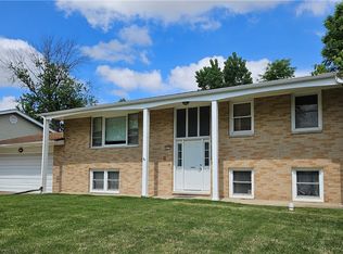 4027 N Buckingham Dr, Decatur, IL 62526