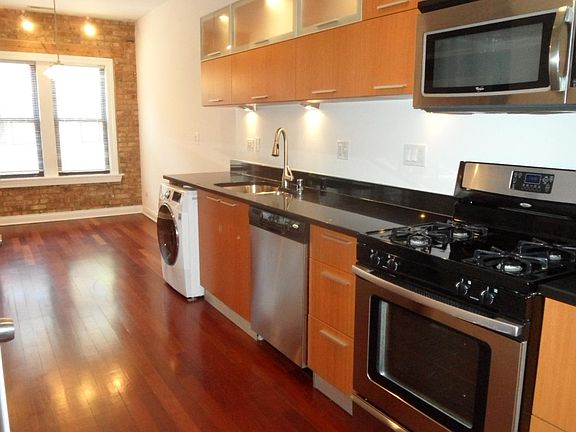 3rd image of 1362 W Estes Ave APT 1N