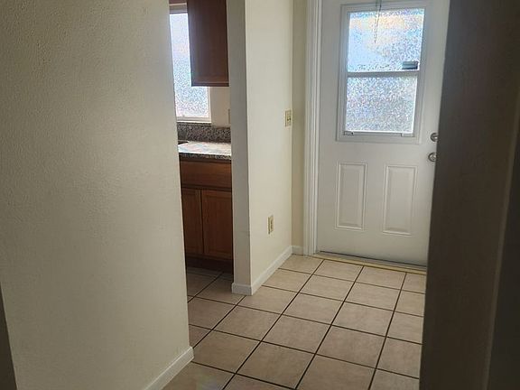 4th image of 2401 Lakeshore Blvd APT 2