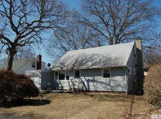 96 Broadway, Massapequa Park, NY 11762