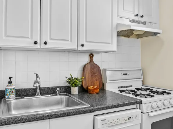 1225 Kennedy Boulevard image 6 of 19