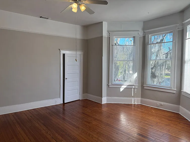 836 E Henry St #C — Photo 16