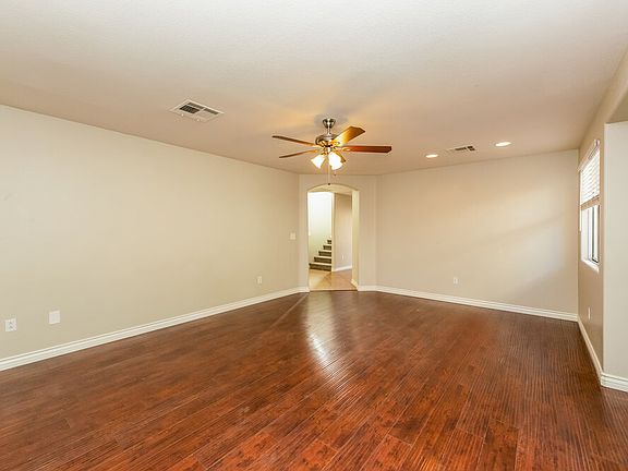 4th image of 10453 Mihela Ave