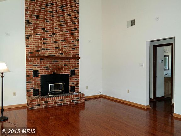 4th image of 73 Connie Ave