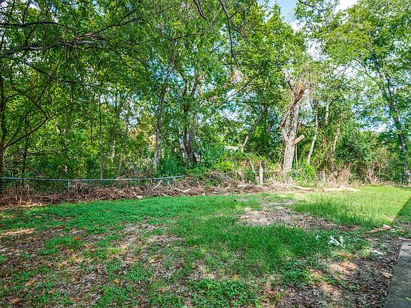 2nd image of 612 Henderson Cir
