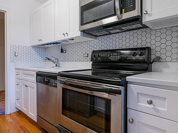 3rd image of 88 W Schiller St APT 1004