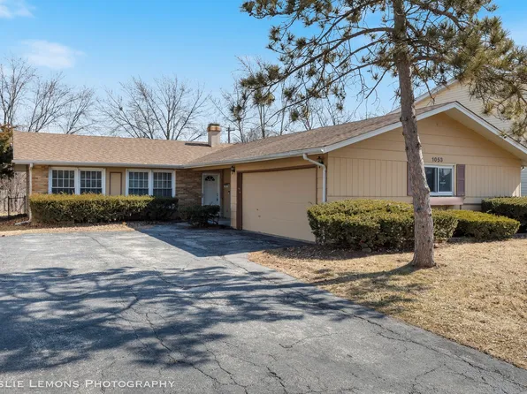 1053 S Finley Rd, Lombard, IL 60148