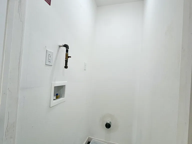 212 N 9th St #2 — Photo 6