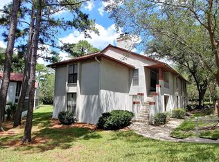 902 Wood Hill Dr, Jacksonville, FL 32256