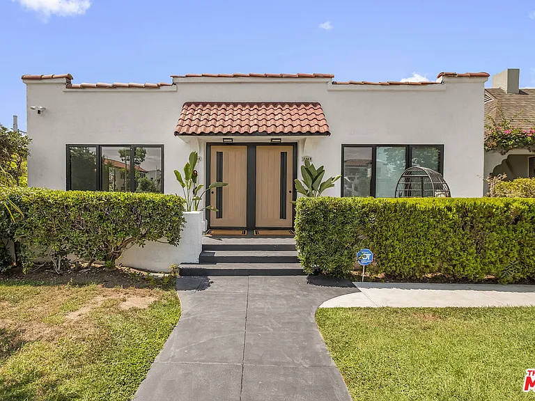 1265 Keniston Ave — Photo 1