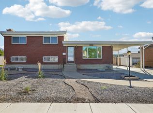 5711 S Sagewood Dr, Salt Lake City, UT 84107