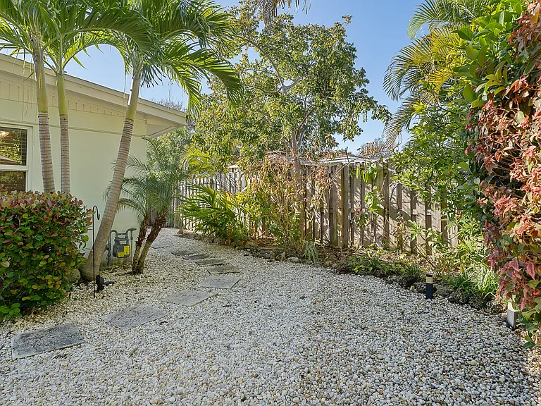 429 Inlet Rd — Photo 25
