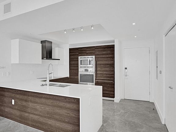 3rd image of 301 Altara Ave #737