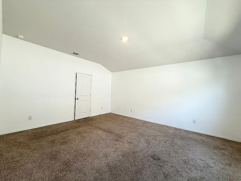 3319 Angus Xing — Photo 11