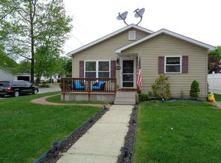 42 E Beacon St, Glens Falls, NY 12801