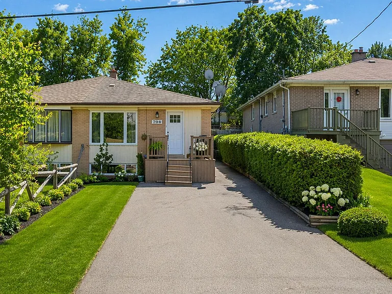 708 Mountview Pl — Photo 1