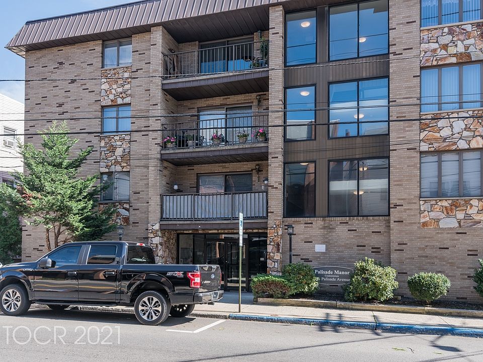 2nd image of 314 Palisade Ave APT 6B