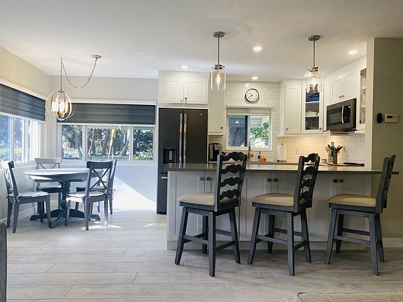 4th image of 2920 Lake Osborne Dr #101