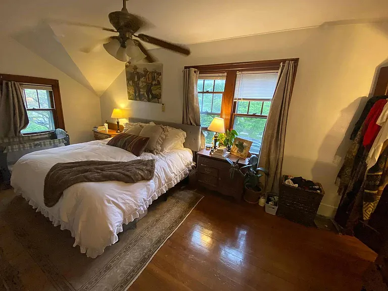 209 E Lutz Ave — Photo 16