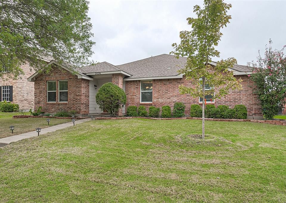 1st image of 3006 Lake Terrace Dr