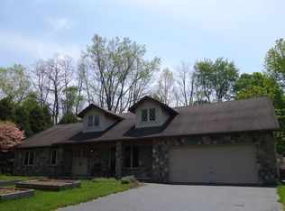 55 Kirklees Rd, Pittsford, NY 14534