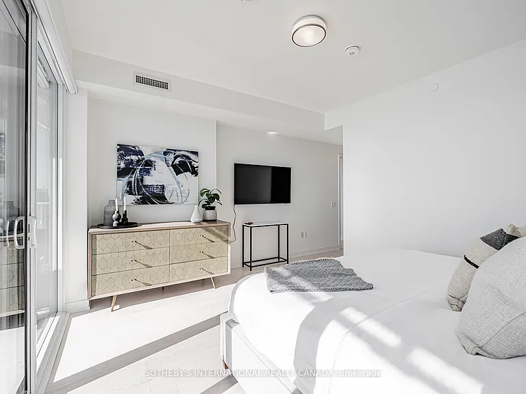 15 Queens Quay E #3403 — Photo 17