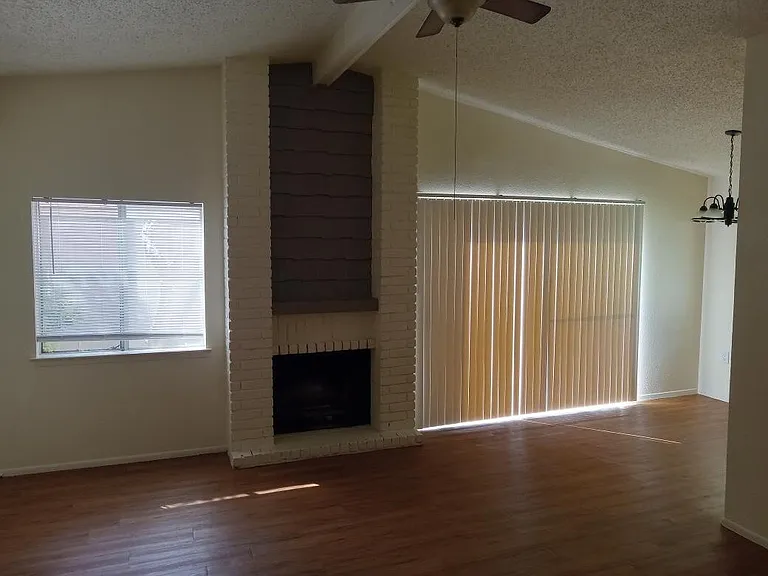 9835 Meadow Way — Photo 4