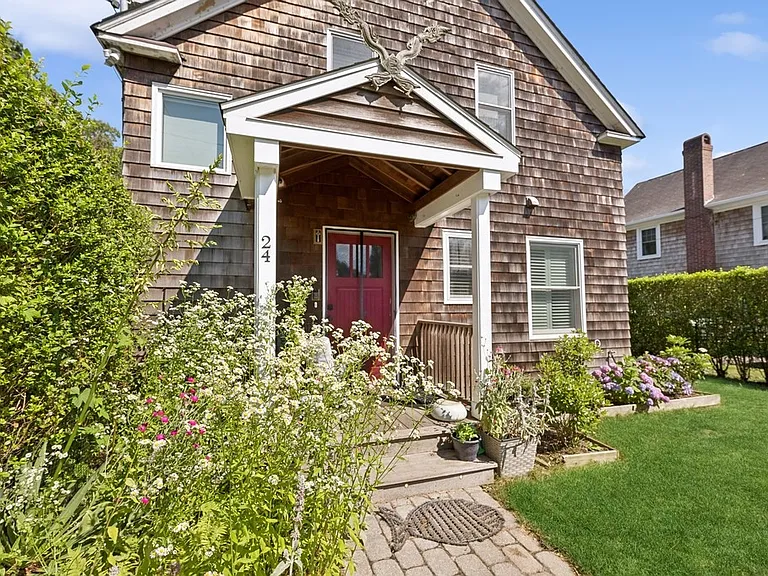 24 Pleasant Ln — Photo 15