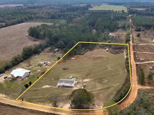1232 Old Hartford Rd, Hartford, AL 36344