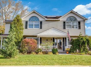 66 Main Pkwy E, Plainview, NY 11803