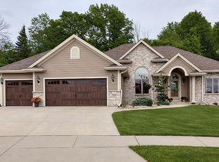 1041 Kathryn Ln, West Bend, WI 53095