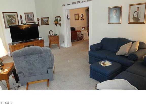 3rd image of 608 N Dawson St